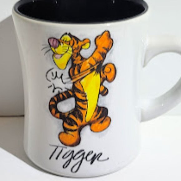 OVERSIZED, DISNEY'S "TIGGER" COFFEE MUG/CUP WHITE EXTERIOR/BLACK INTERIOR - Picture 2 of 5